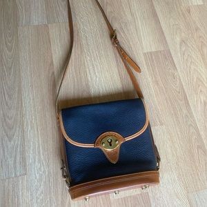 dooney and bourke shoulder handbag